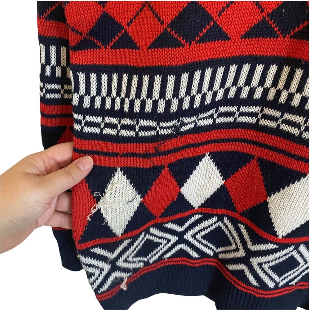 NFL Team Apparel Mens Size Large Sweater Holiday Patriots New England Red Blue - Picture 6 of 9